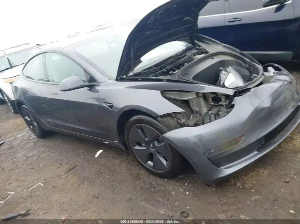 5YJ3E1EA7PF642913 2023 TESLA MODEL 3 - Image 1