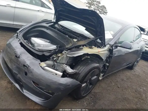 5YJ3E1EA7PF642913 2023 TESLA MODEL 3 - Image 2