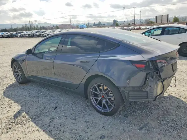 5YJ3E1EA7PF644810 2023 TESLA MODEL 3 - Image 2