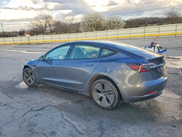 5YJ3E1EA7PF656780 2023 TESLA MODEL 3 - Image 2