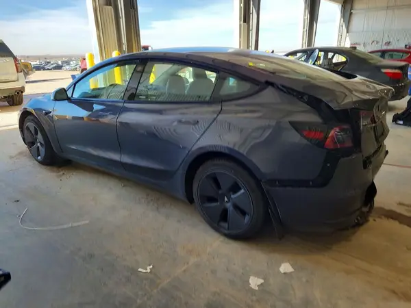 5YJ3E1EA7PF659324 2023 TESLA MODEL 3 - Image 2