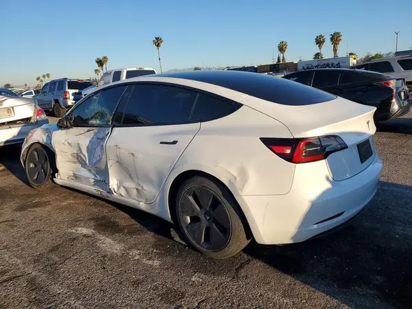 5YJ3E1EA7PF659341 2023 TESLA MODEL 3 - Image 2