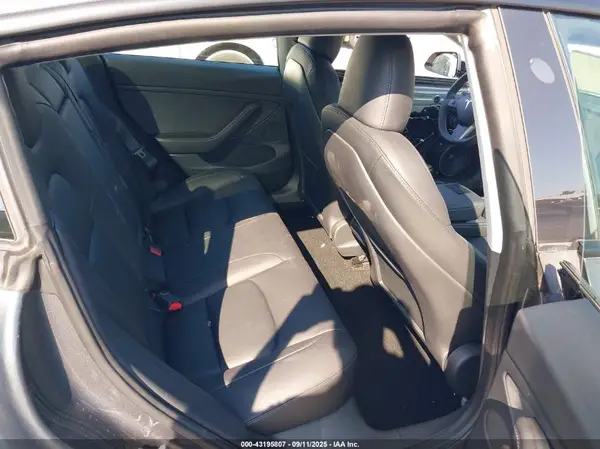 5YJ3E1EA7PF660456 2023 TESLA MODEL 3 - Image 8
