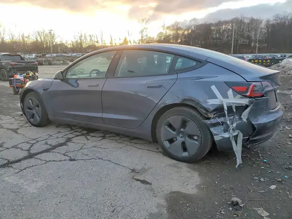 5YJ3E1EA7PF663812 2023 TESLA MODEL 3 - Image 2