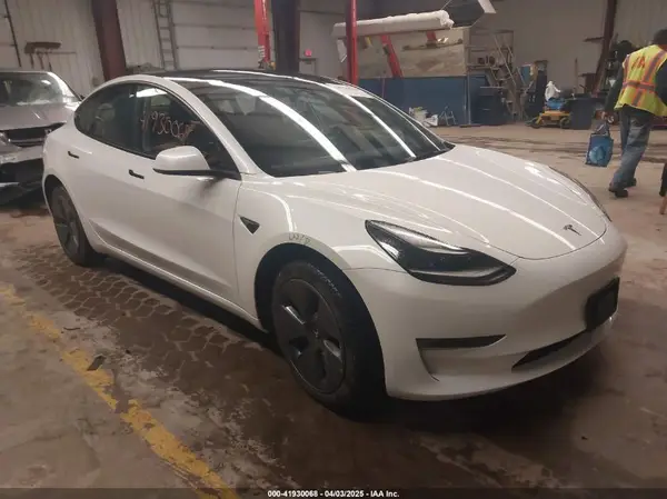 5YJ3E1EA7PF666581 2023 TESLA MODEL 3 - Image 1