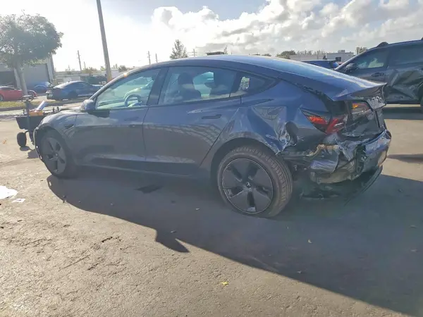 5YJ3E1EA7PF668427 2023 TESLA MODEL 3 - Image 2