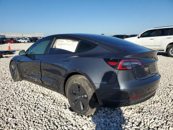 5YJ3E1EA7PF668587 2023 TESLA MODEL 3 - Image 2