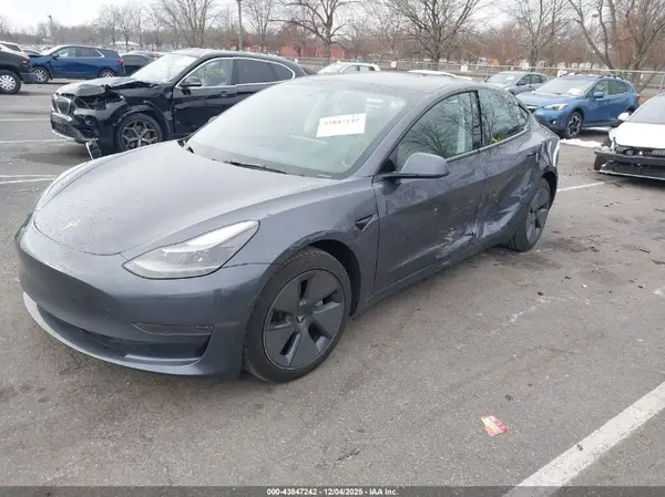 5YJ3E1EA7PF670839 2023 TESLA MODEL 3 - Image 2