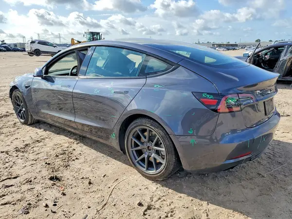 5YJ3E1EA7PF672168 2023 TESLA MODEL 3 - Image 2