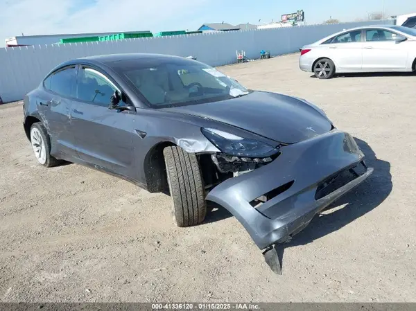 5YJ3E1EA7PF673000 2023 TESLA MODEL 3 - Image 1