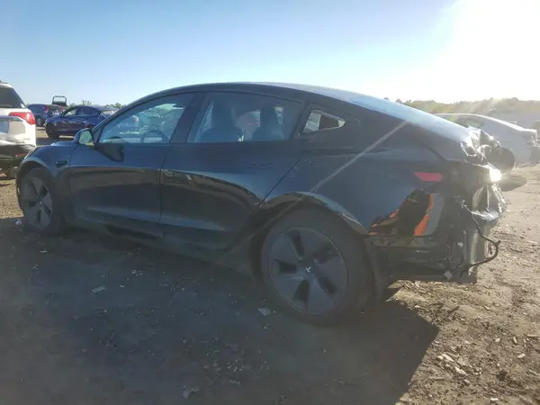 5YJ3E1EA7PF673692 2023 TESLA MODEL 3 - Image 2