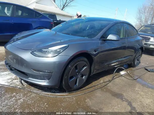 5YJ3E1EA7PF674048 2023 TESLA MODEL 3 - Image 2