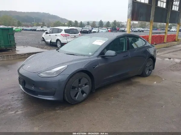 5YJ3E1EA7PF674308 2023 TESLA MODEL 3 - Image 2