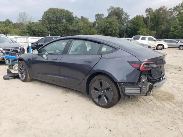 5YJ3E1EA7PF675037 2023 TESLA MODEL 3 - Image 2