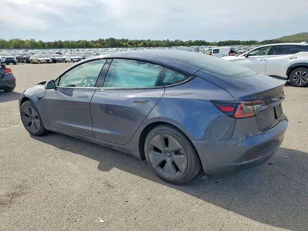 5YJ3E1EA7PF675197 2023 TESLA MODEL 3 - Image 2