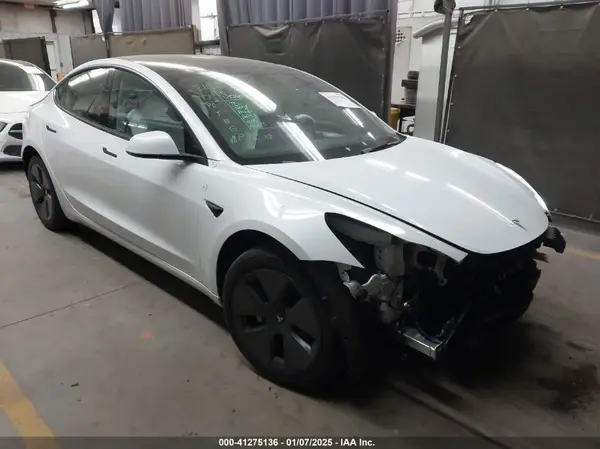 5YJ3E1EA7PF679461 2023 TESLA MODEL 3 - Image 1