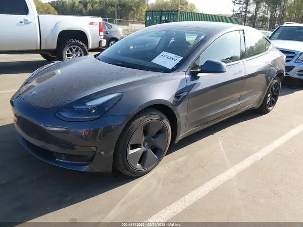 5YJ3E1EA7PF687253 2023 TESLA MODEL 3 - Image 2