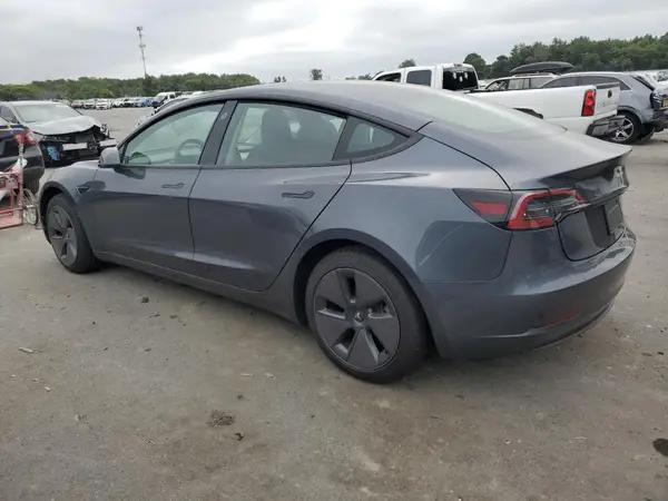 5YJ3E1EA7PF690119 2023 TESLA MODEL 3 - Image 2