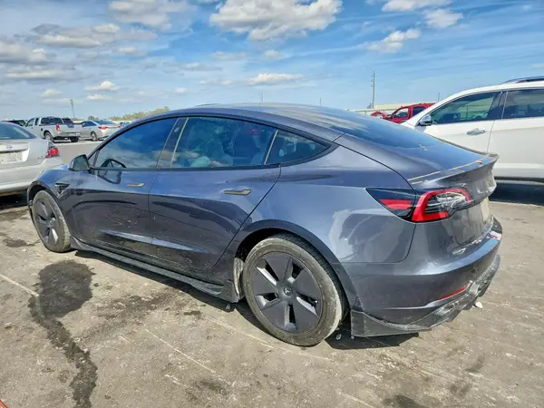 5YJ3E1EA7PF690878 2023 TESLA MODEL 3 - Image 2