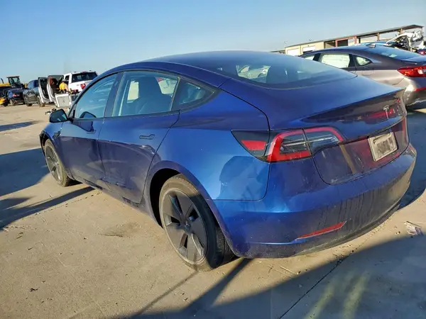 5YJ3E1EA7PF694039 2023 TESLA MODEL 3 - Image 2