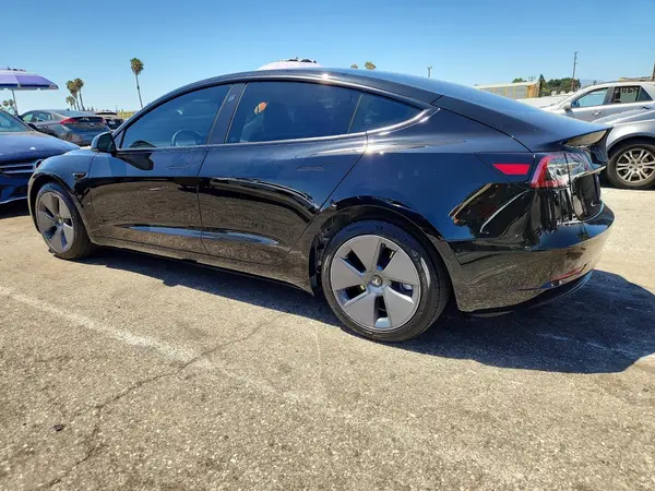 5YJ3E1EA7PF698947 2023 TESLA MODEL 3 - Image 2