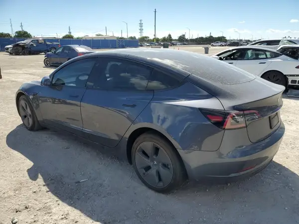 5YJ3E1EA7PF699077 2023 TESLA MODEL 3 - Image 2
