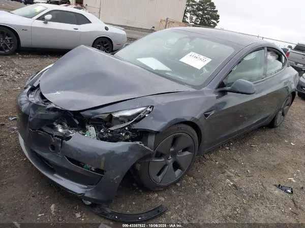 5YJ3E1EA7PF699211 2023 TESLA MODEL 3 - Image 2