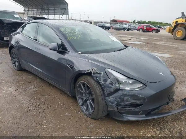5YJ3E1EA7PF701264 2023 TESLA MODEL 3 - Image 1