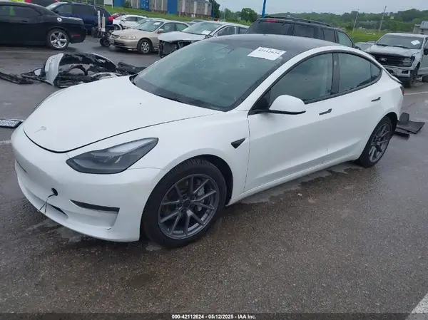 5YJ3E1EA7PF702592 2023 TESLA MODEL 3 - Image 2