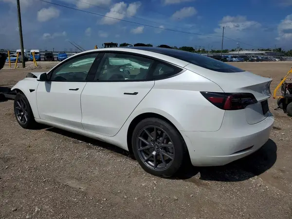 5YJ3E1EA7PF705332 2023 TESLA MODEL 3 - Image 2