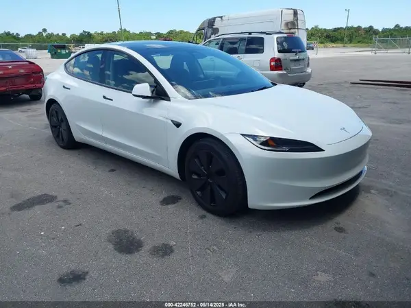 5YJ3E1EA7RF721503 2024 TESLA MODEL 3 - Image 1