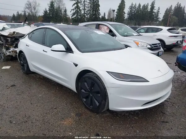 5YJ3E1EA7RF724367 2024 TESLA MODEL 3 - Image 1