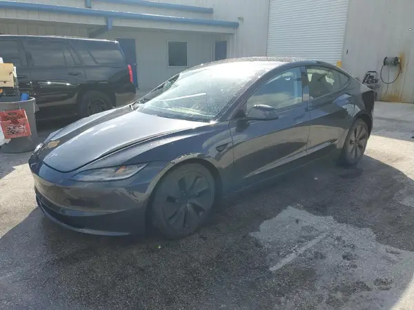 5YJ3E1EA7RF726152 2024 TESLA MODEL 3 - Image 1