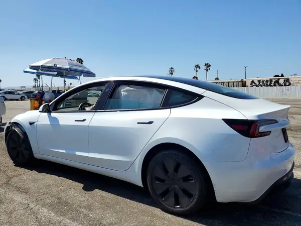5YJ3E1EA7RF731271 2024 TESLA MODEL 3 - Image 2