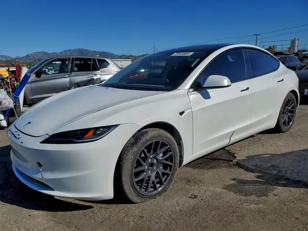 5YJ3E1EA7RF732484 2024 TESLA MODEL 3