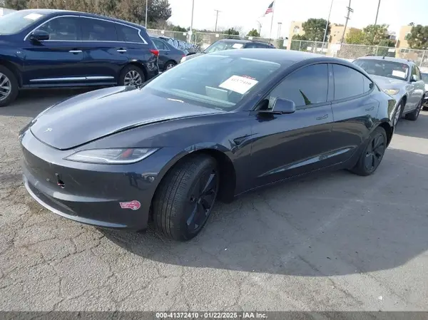 5YJ3E1EA7RF736647 2024 TESLA MODEL 3 - Image 2