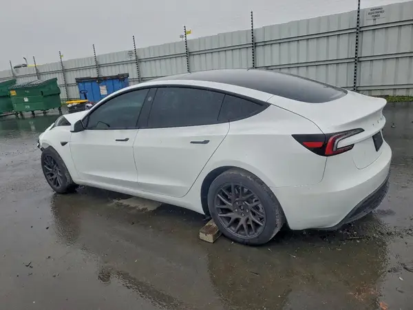 5YJ3E1EA7RF738124 2024 TESLA MODEL 3 - Image 2