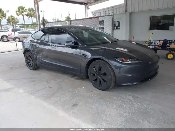 5YJ3E1EA7RF739130 2024 TESLA MODEL 3 - Image 1