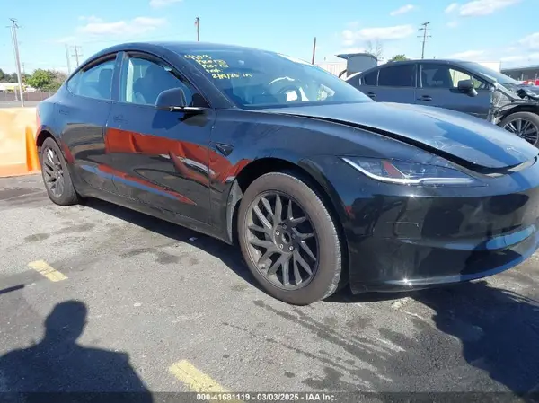 5YJ3E1EA7RF739631 2024 TESLA MODEL 3 - Image 1