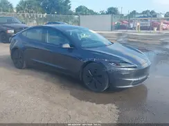 5YJ3E1EA7RF744666 2024 TESLA MODEL 3