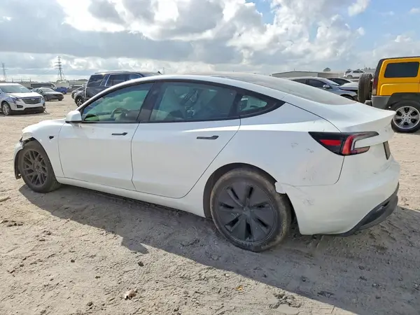 5YJ3E1EA7RF745221 2024 TESLA MODEL 3 - Image 2