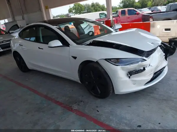 5YJ3E1EA7RF760804 2024 TESLA MODEL 3 - Image 1