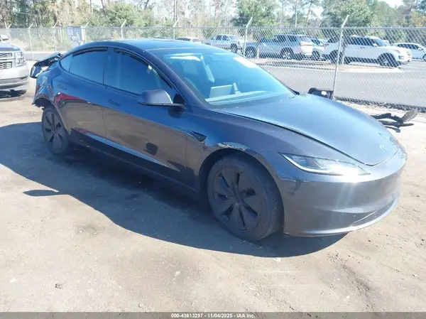 5YJ3E1EA7RF762374 2024 TESLA MODEL 3 - Image 1