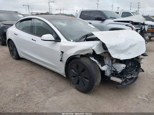5YJ3E1EA7RF772127 2024 TESLA MODEL 3 - Image 1