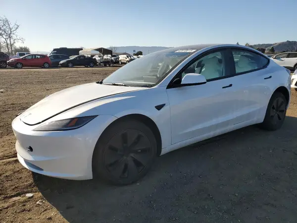 5YJ3E1EA7RF826302 2024 TESLA MODEL 3 - Image 1