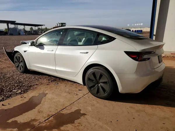 5YJ3E1EA7RF833752 2024 TESLA MODEL 3 - Image 2