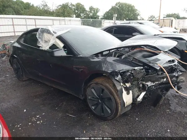 5YJ3E1EA7RF847893 2024 TESLA MODEL 3 - Image 1