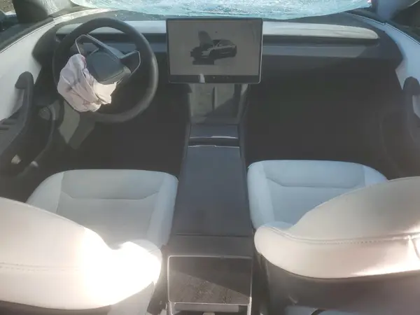 5YJ3E1EA7RF858425 2024 TESLA MODEL 3 - Image 8