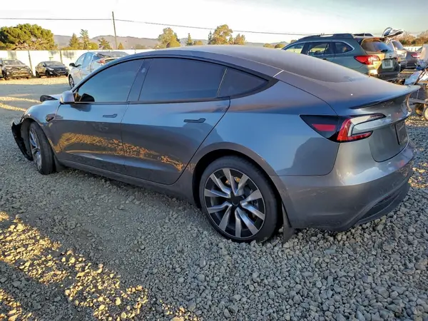 5YJ3E1EA7RF858571 2024 TESLA MODEL 3 - Image 2