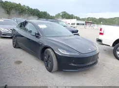 5YJ3E1EA7RF860661 2024 TESLA MODEL 3